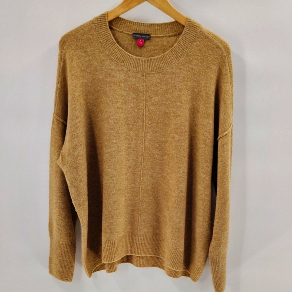Vince Camuto Tan Pullover Sweater Size Large Relaxed Fit Long Sleeve Middle Seam